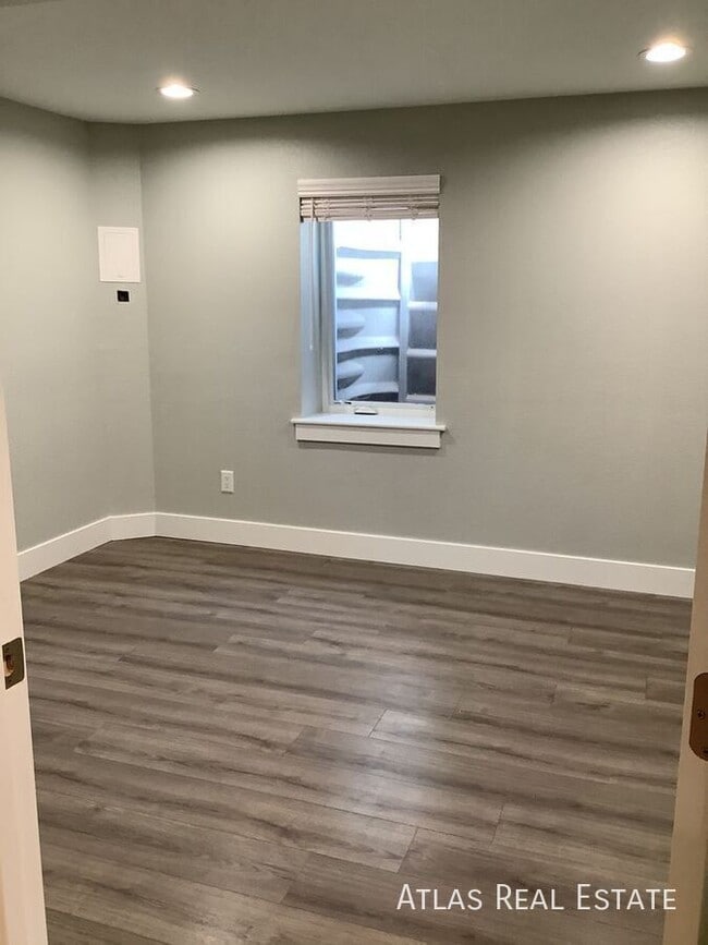 Building Photo - 13666 E Dakota Ave