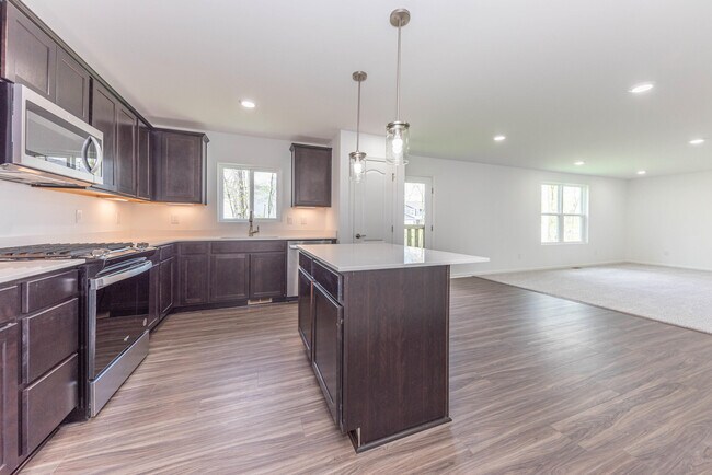Building Photo - 9268 Hemlock Ln