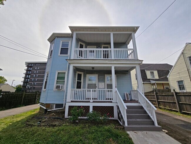 Primary Photo - 15 Baxter Ave