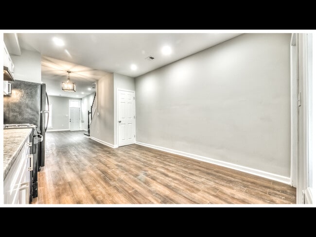 Building Photo - 1634 Darley Ave