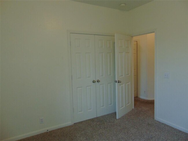 Building Photo - 2417 Allred Dr