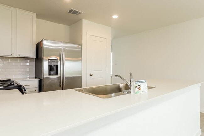 Building Photo - 14416 Jenson Crk