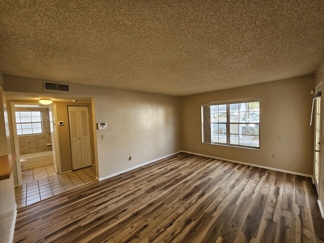 Building Photo - 8225 Fairways Cir