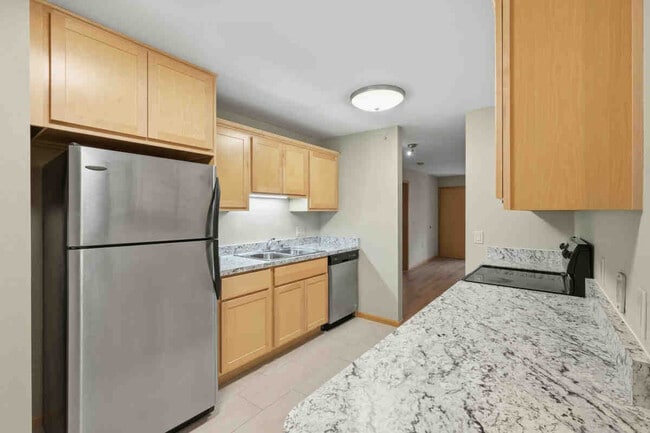 Building Photo - 8206 Starr Grass Dr