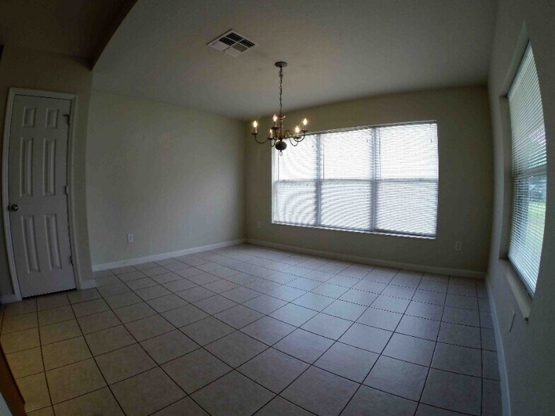 Building Photo - 5525 SW 40th St