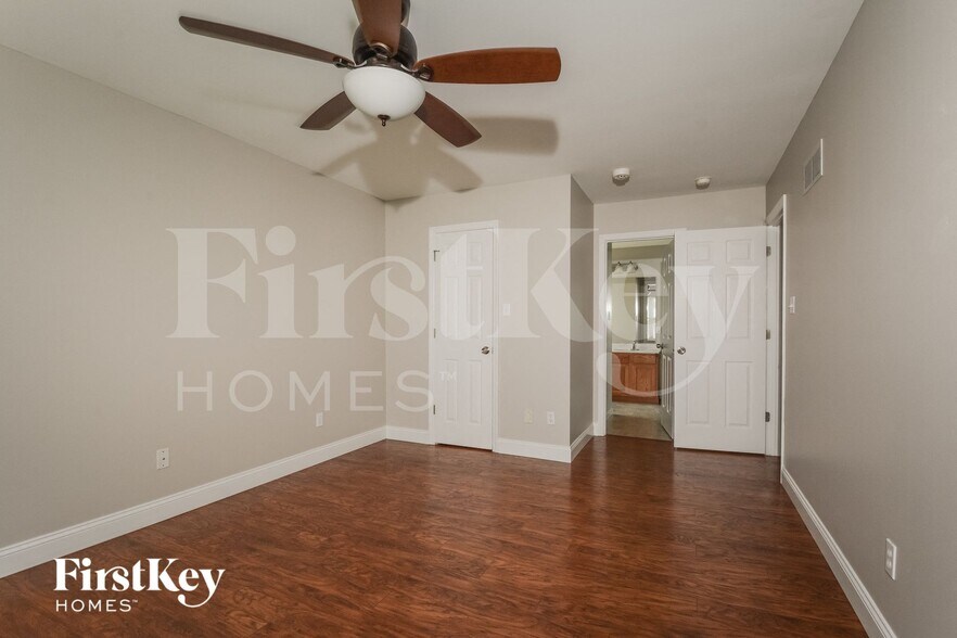 Building Photo - 3249 Silvertrail Ct