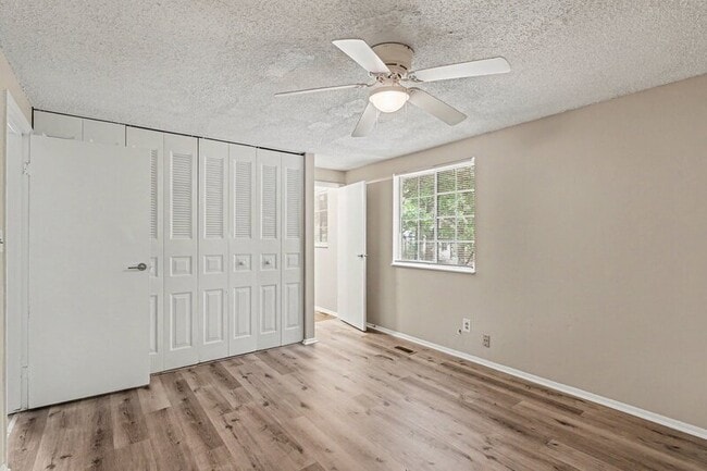 Building Photo - 6201 Turtle Neck Ln
