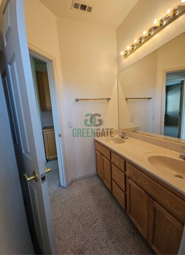 Building Photo - Price Reduced! 4 Bedroom 3 Bath Home is No...
