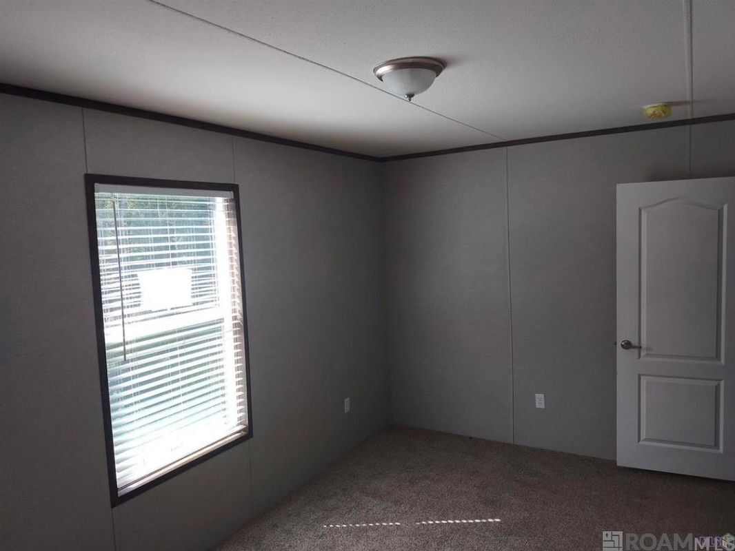 Building Photo - 18884 Scivicque Ln