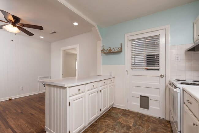 Building Photo - 2815 Irisdale Ave