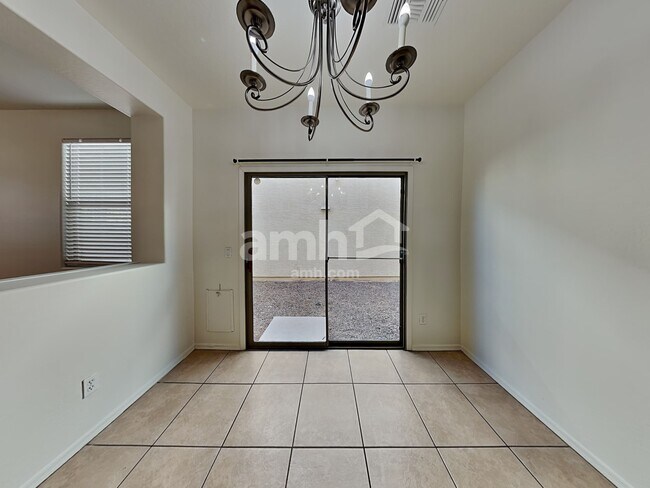 Building Photo - 7136 S 7th Ln