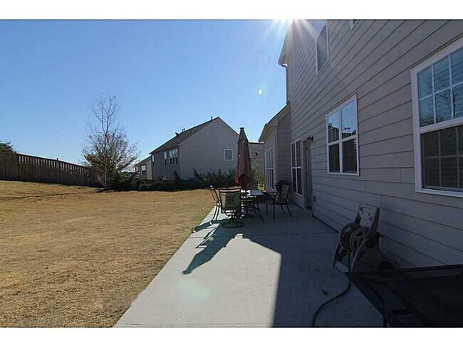 Building Photo - 203 Glenwood Dr