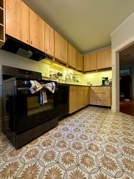 Building Photo - 279 Chestnut Ave