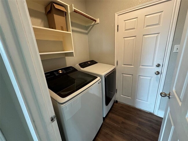 Building Photo - 1800 Rachel Ln