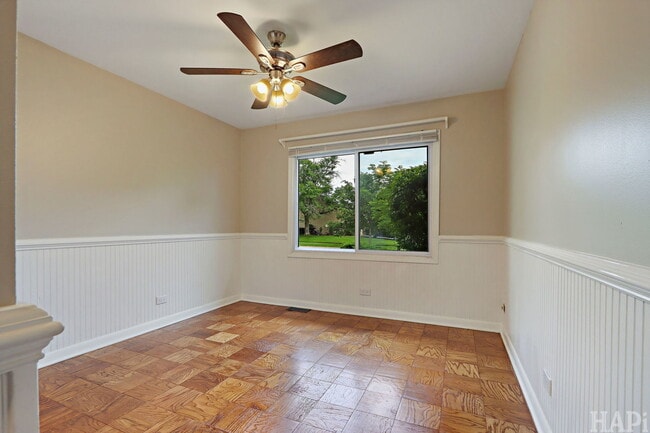 Building Photo - 1540 N Pepper Tree Dr