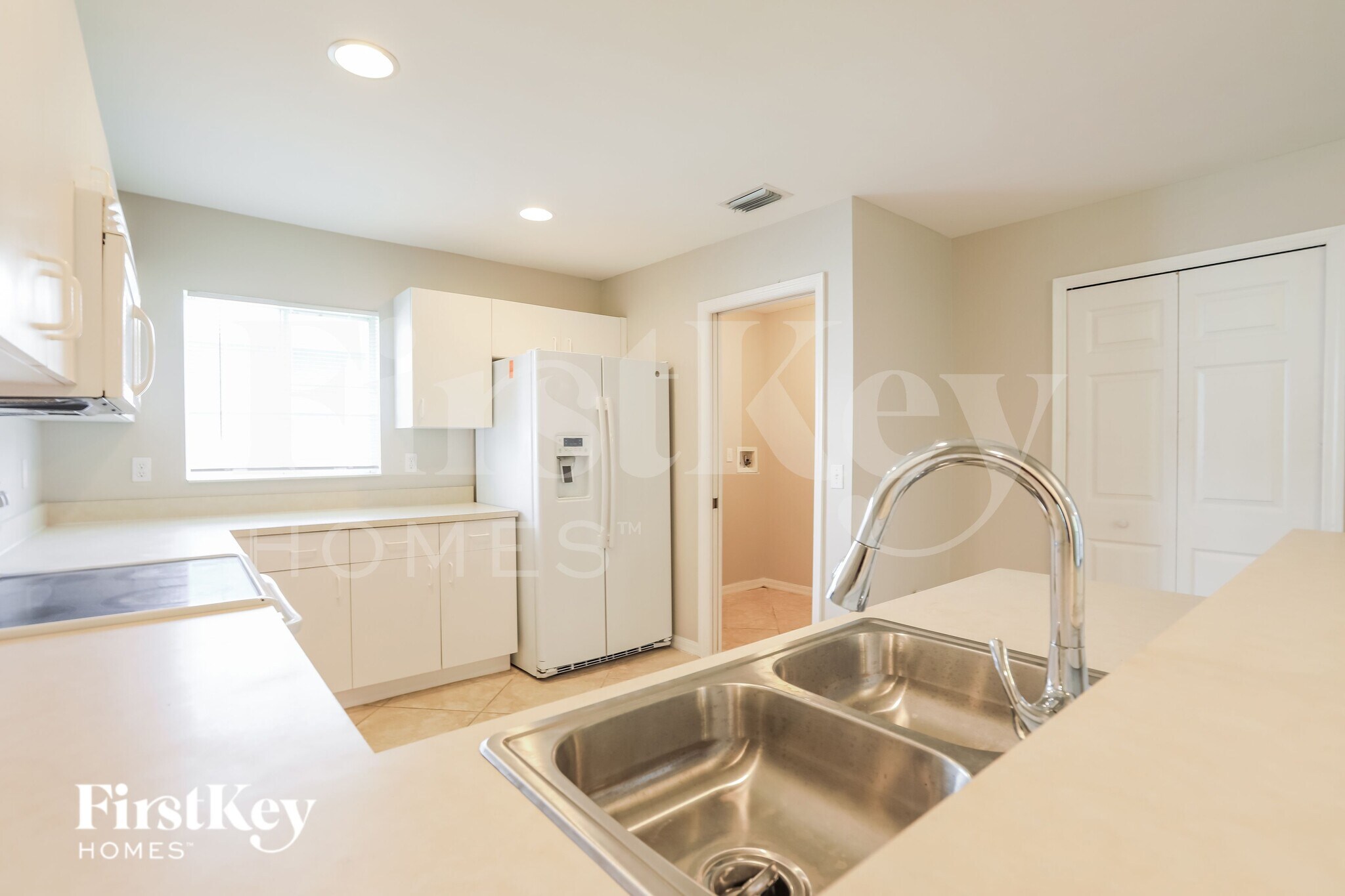 Building Photo - 2166 Boca Chica Ave