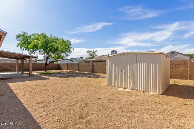Building Photo - 1002 W Villa Rita Dr