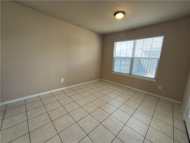 Building Photo - 3706 SW Hansom Loop