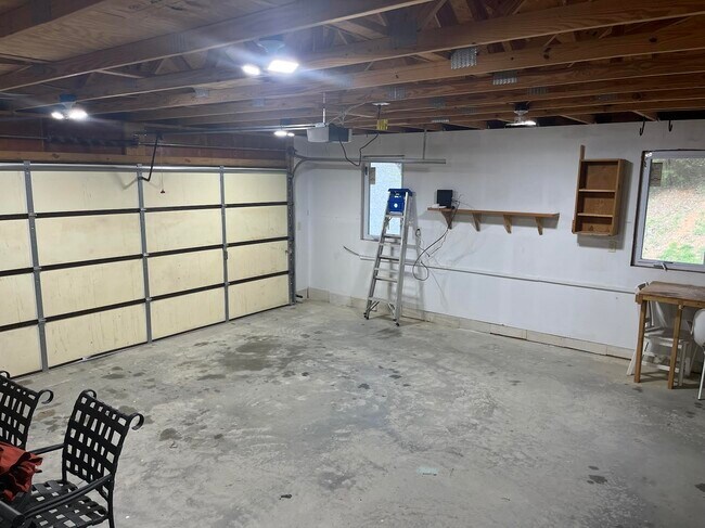 Building Photo - 82 Hidden Knoll Dr