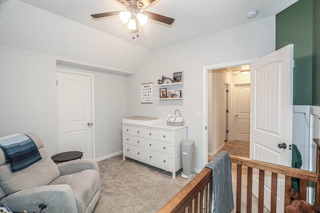 Building Photo - 550 Jensen Ln