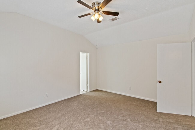 Building Photo - 7019 Yardley Dr