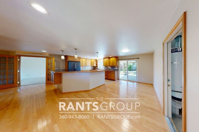 Building Photo - Recently updated 3-bed, 2-bath Rambler in Lacey!