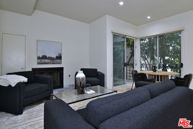 Building Photo - 1701 N Beverly Dr