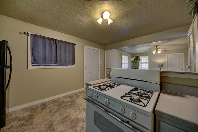 Building Photo - 19976 Washington Brg Rd