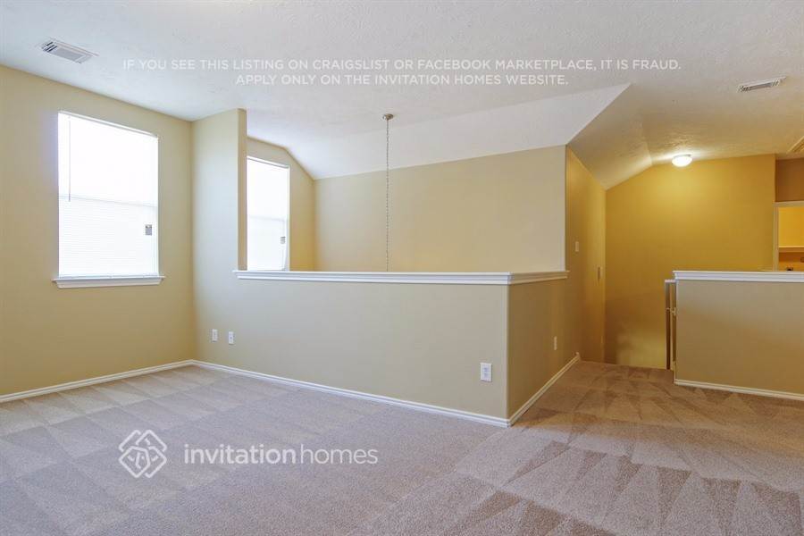 Building Photo - 15011 Roche Rock Dr