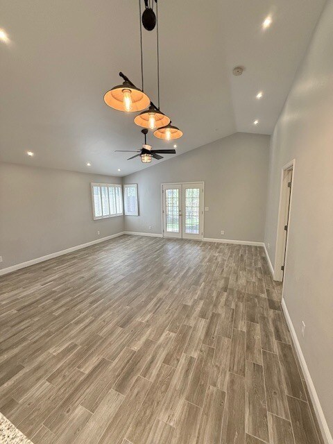 Building Photo - FOR RENT