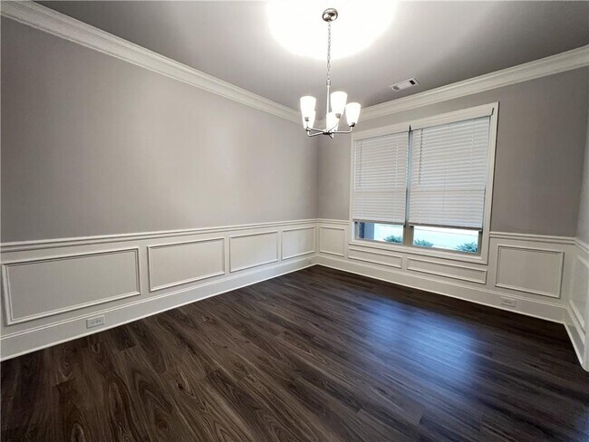 Building Photo - 4675 Silver Oak Dr SW