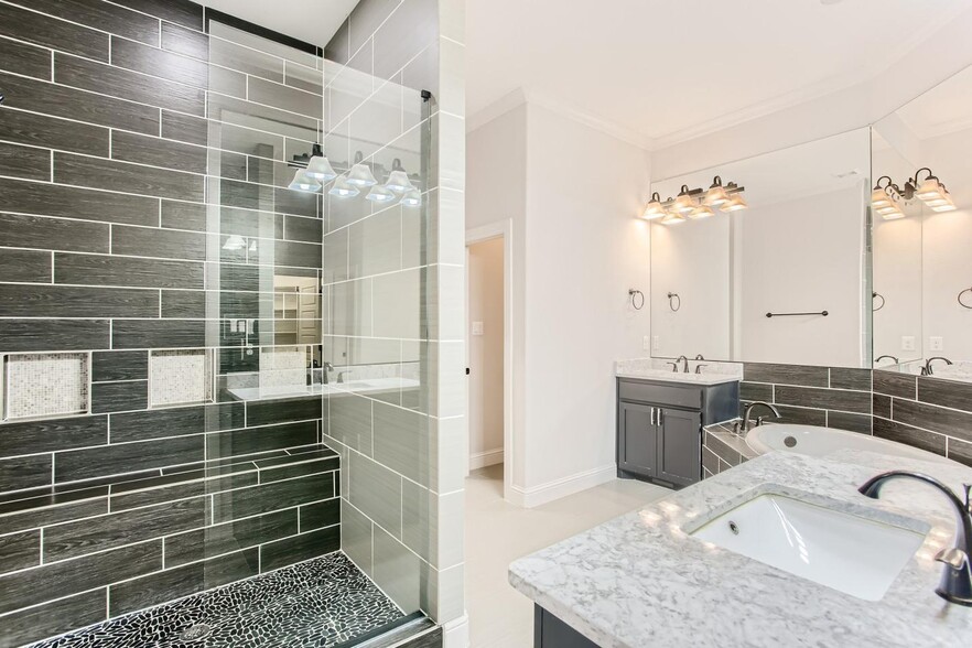 Building Photo - Elegant M Streets - Vickery Place home nea...