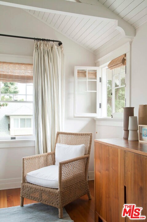 Building Photo - 147 Fraser Ave