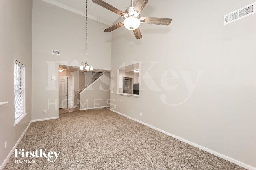 Building Photo - 3816 Benjamin Ct SW