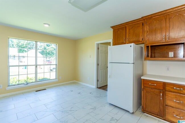 Building Photo - 713 Jason Cir