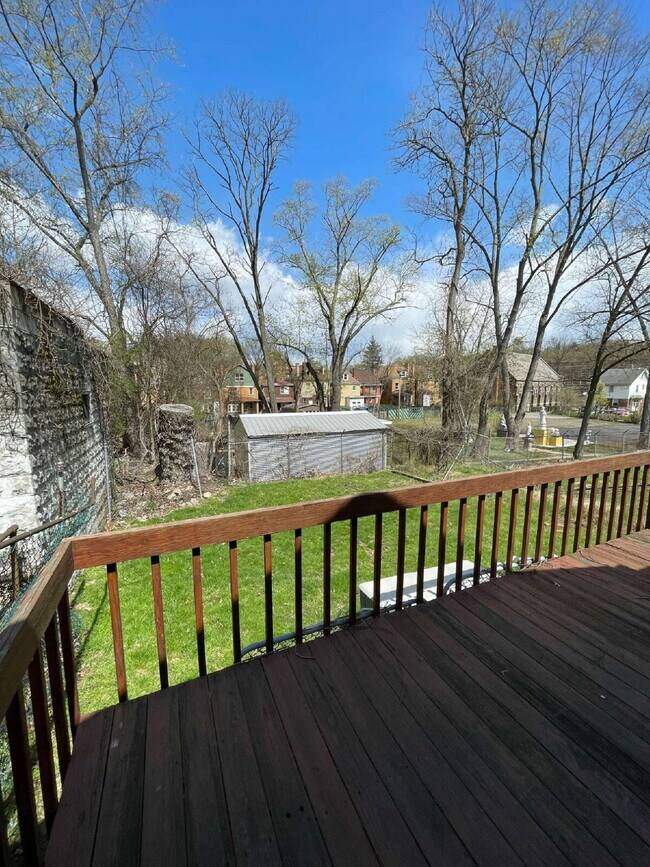 Building Photo - Cozy 3 Bedroom 1 Bath Home! - THIS PROPERTY HAS A PENDING APPLICATION. PLEASE CHECK WITH OUR OFFI...