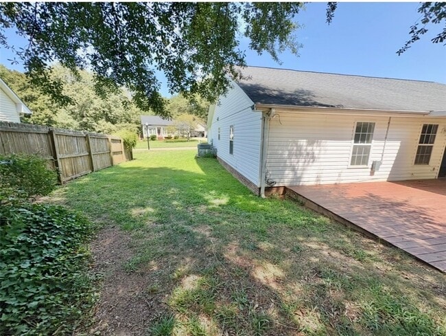 Building Photo - 1101 Ravenswood Dr