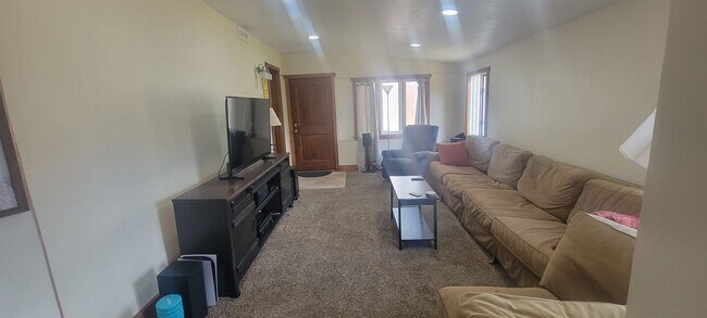 Building Photo - 5BD/3BA Home Near Pearl St, CU, Hiking Park | Avail. August 2026 Pre-Lease