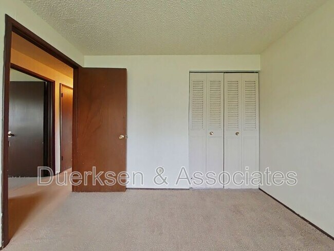 Building Photo - 1150 NW Walnut Blvd