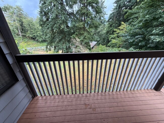 Building Photo - Beautiful Spacious Home in Mukilteo