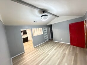 Building Photo - 501-511 11th Ave