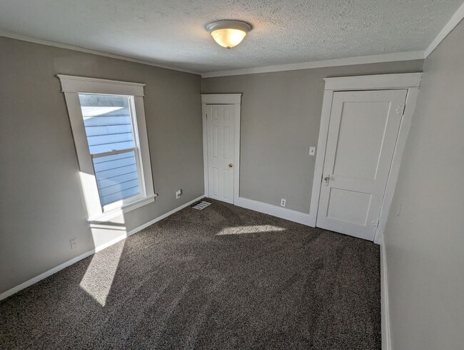 Building Photo - Land Contract Opportunity – $89,900 with j...