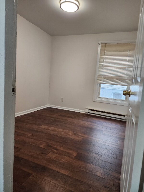 Building Photo - 129 Willow St