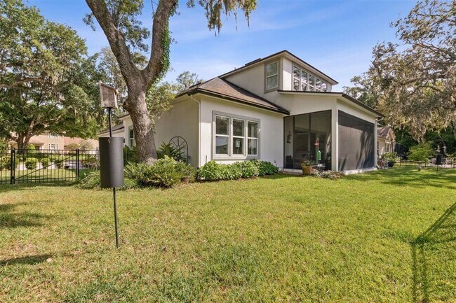Building Photo - Luxury Living in exclusive and gated Oyste...