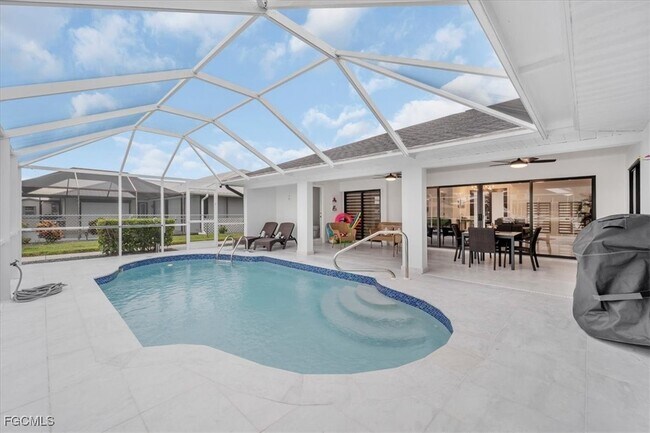 Building Photo - 3728 SE 18th Ave