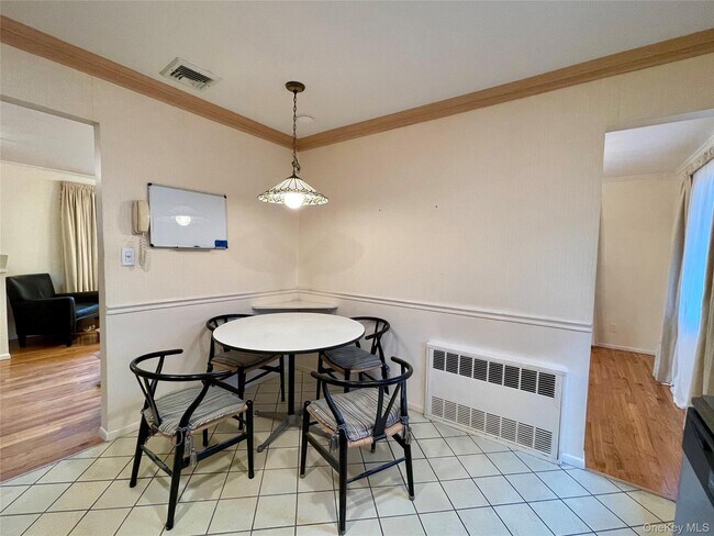 Building Photo - 39-05 Douglaston Pkwy