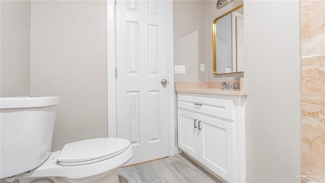 Building Photo - 12 E Toronto Ave