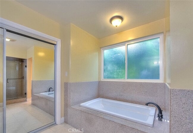 Building Photo - 16612 Park Ln Cir