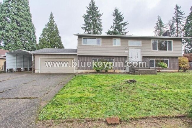 Building Photo - Newly Remodeled 5 Bed, 2 Bath Home with RV/Boat Parking in Oregon City