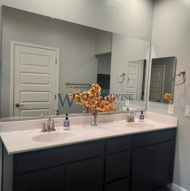 Building Photo - 8839 Baja Fairy Dr